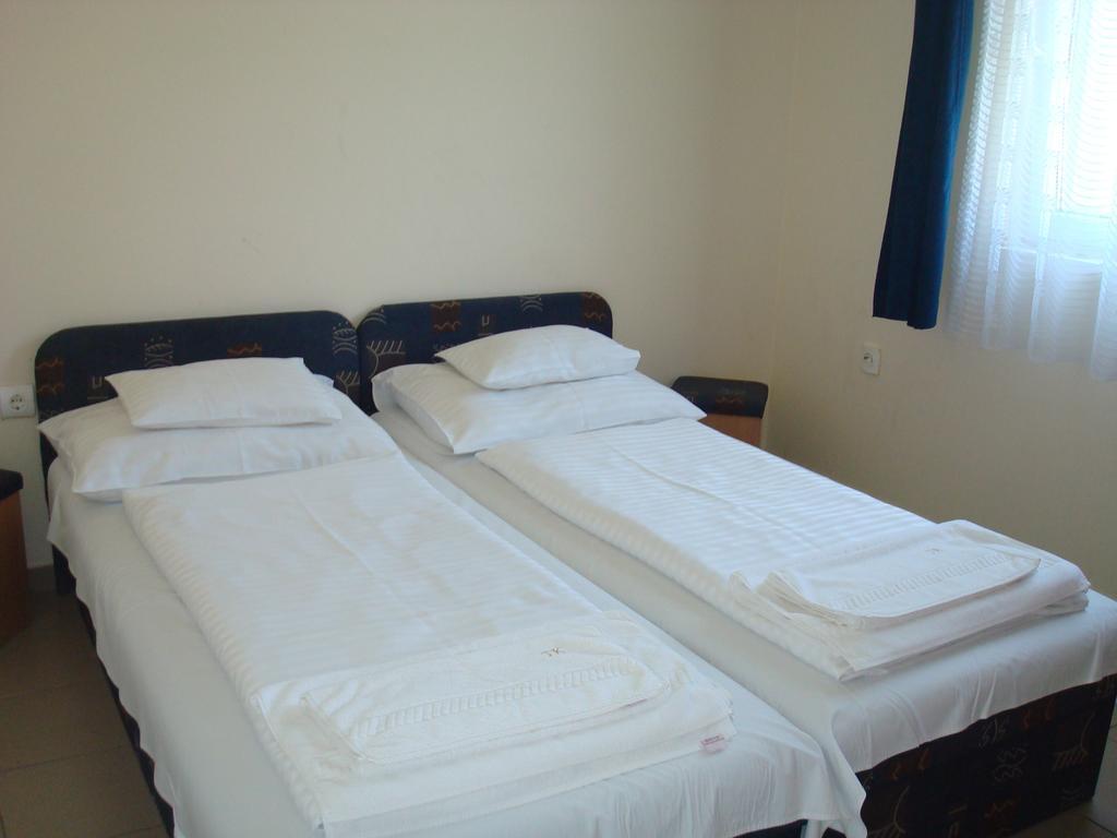 Termal Kemping Apartmanok Tiszaujvaros Bilik gambar