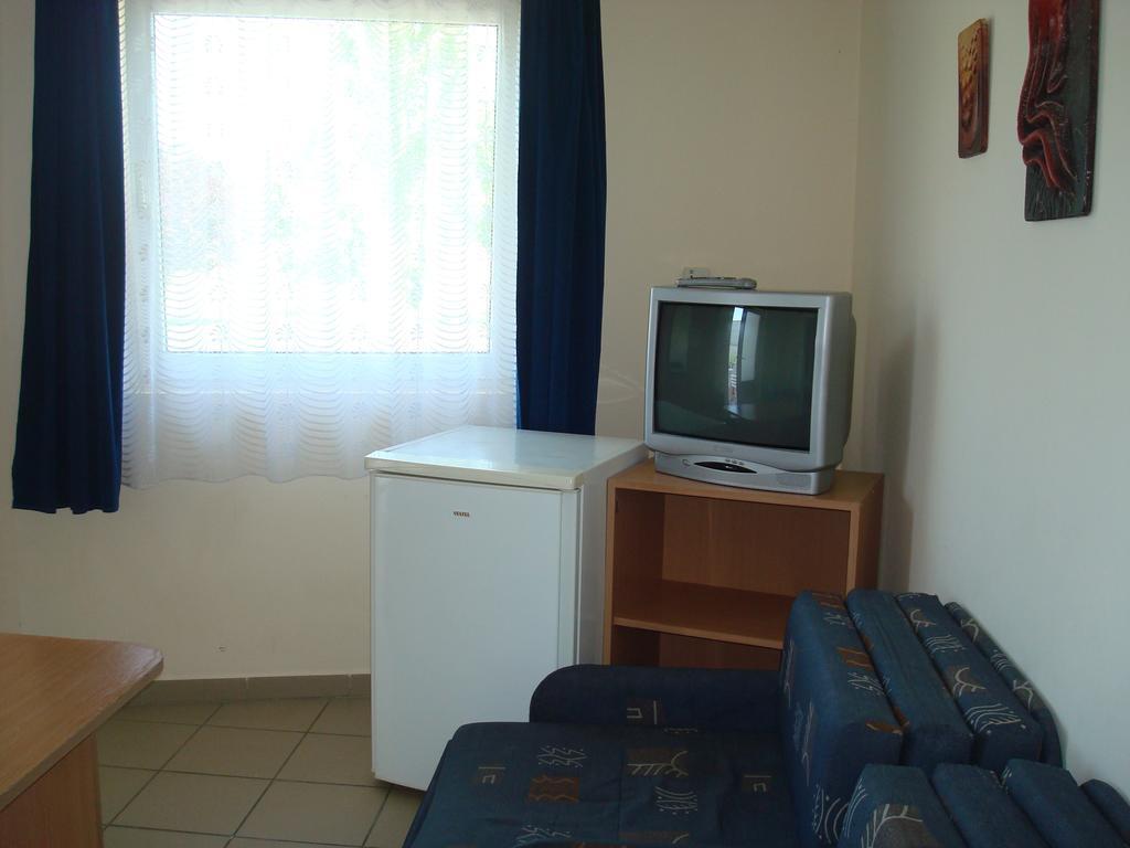 Termal Kemping Apartmanok Tiszaujvaros Bilik gambar