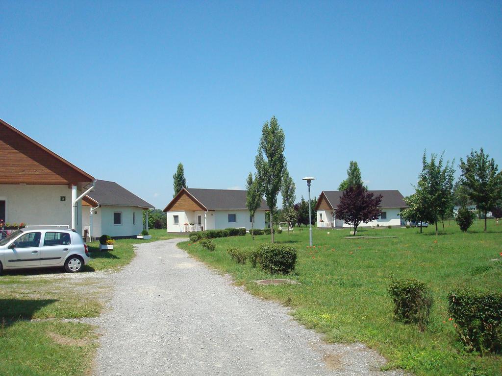 Termal Kemping Apartmanok Tiszaujvaros Luaran gambar