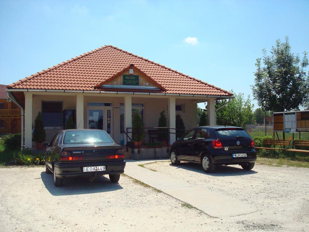 Termal Kemping Apartmanok Tiszaujvaros Luaran gambar